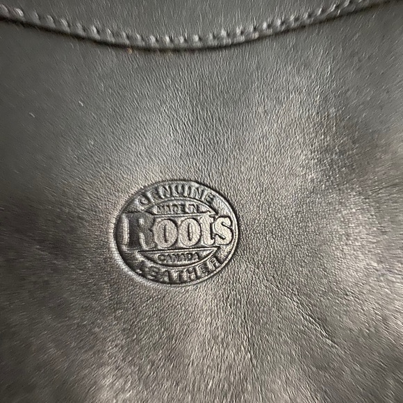 Roots Canada Black Genuine Leather Duffle Bag - Picture 4 of 13